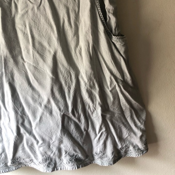 Gorgeous detailed dress - Picture 8 of 11